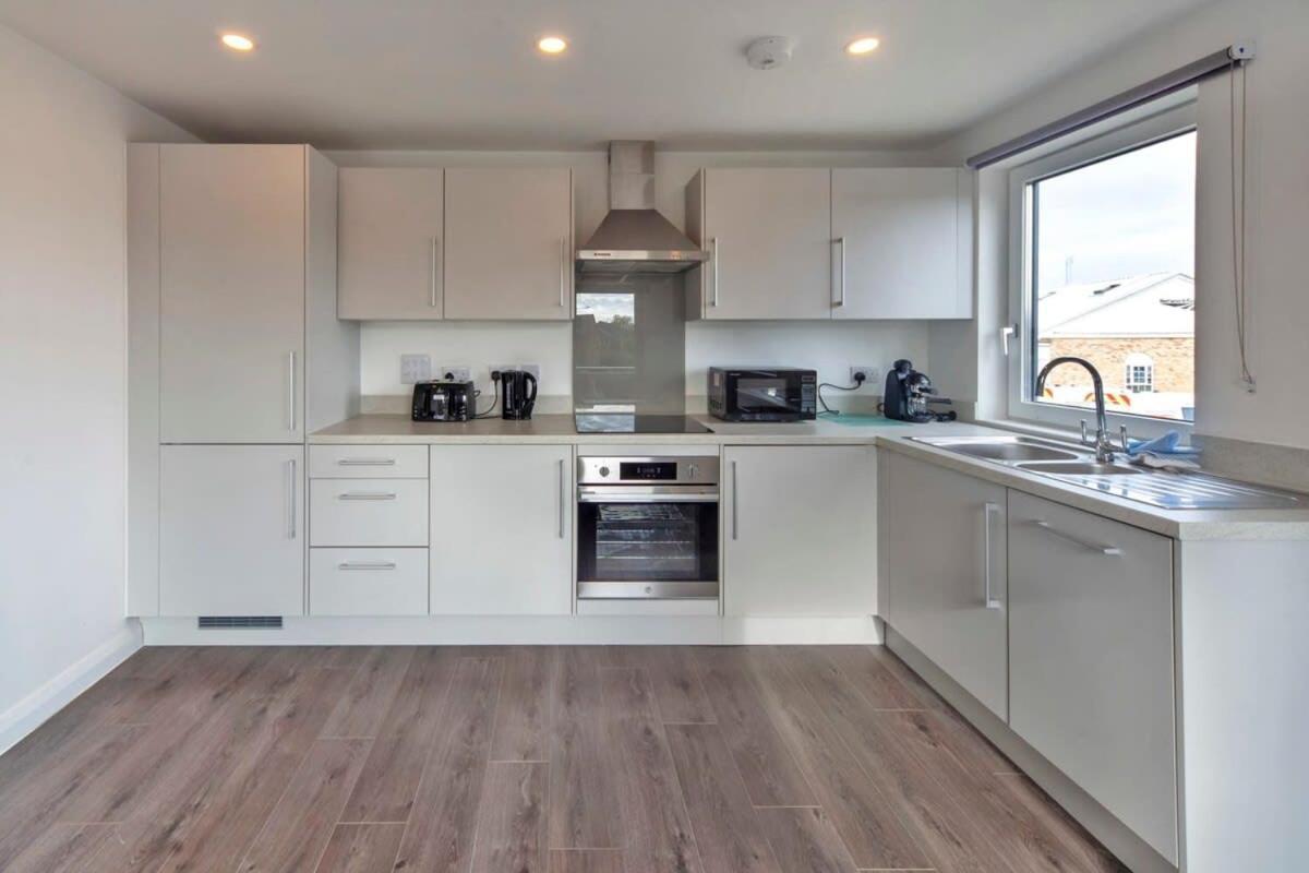 Lovely 1 Bedroom Apartment In Ashford アシュフォード エクステリア 写真