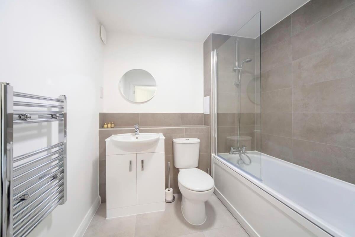 Lovely 1 Bedroom Apartment In Ashford アシュフォード エクステリア 写真