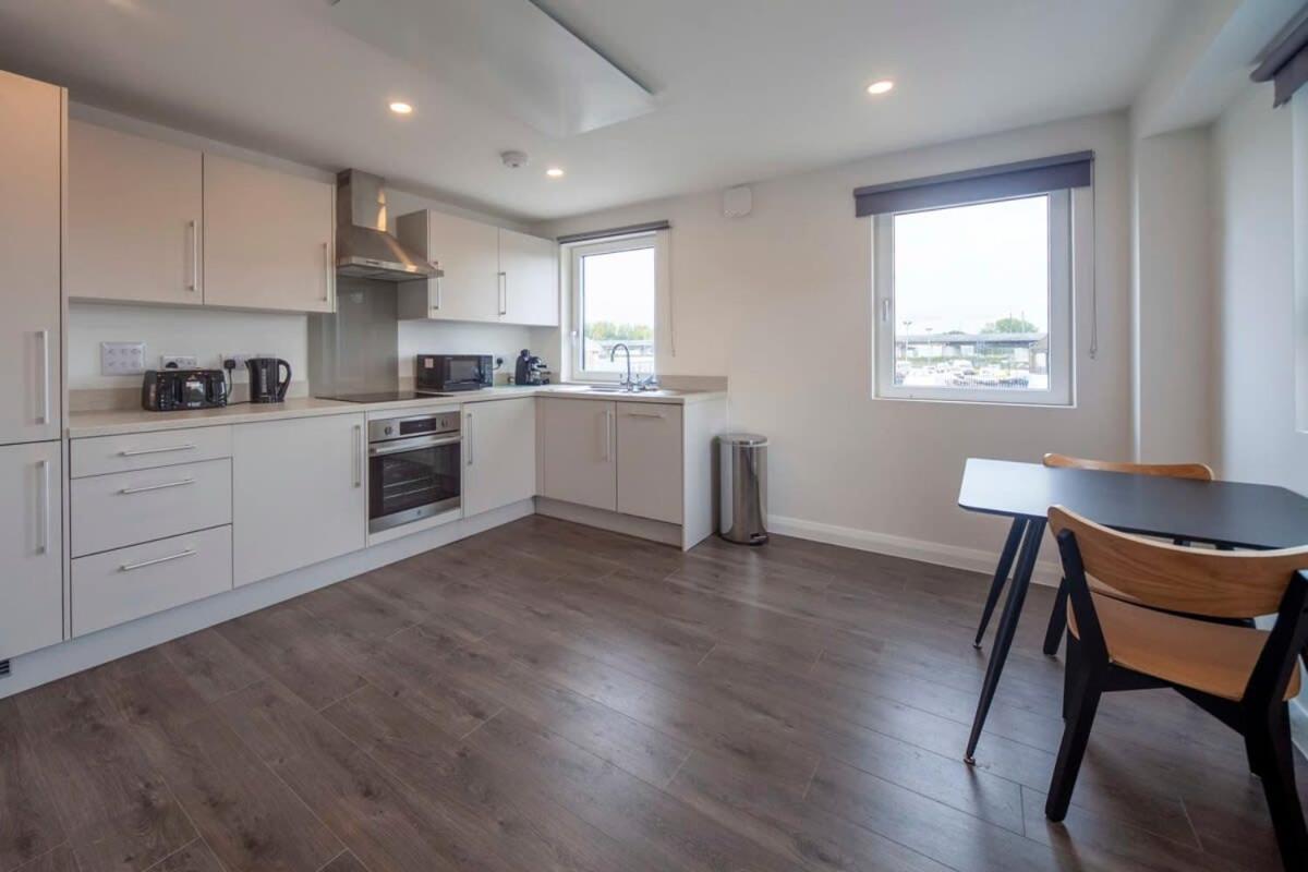 Lovely 1 Bedroom Apartment In Ashford アシュフォード エクステリア 写真